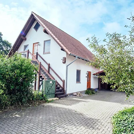 Aufwind I Haushaelfte * Fuhlendorf (Mecklenburg-Vorpommern)